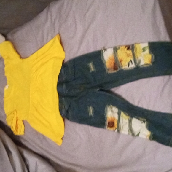 Girls outfit - Picture 1 of 4